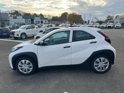 TOYOTA Aygo X 1.0 VVT-i 72ch Active Business MY23 occasion 2023 - Photo 2