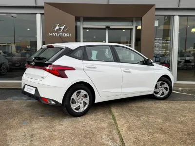 HYUNDAI i20 1.2 84ch Initia occasion 2022 - Photo 4