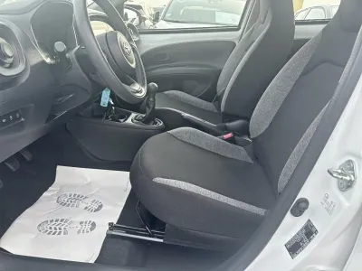 TOYOTA Aygo X 1.0 VVT-i 72ch Active Business occasion 2023 - Photo 3