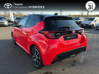 TOYOTA Yaris 116h Première 5p occasion 2021 - Photo 2