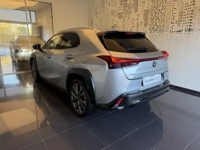 LEXUS UX 250h F SPORT Design 2WD occasion 2023 - Photo 3