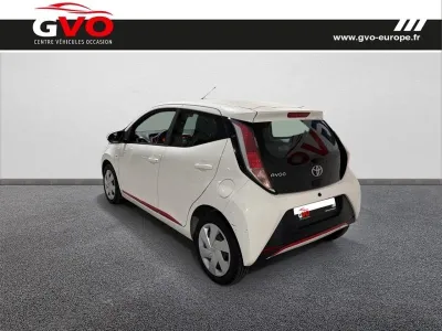 TOYOTA Aygo 1.0 VVT-i 69ch x-play 5p occasion 2017 - Photo 2