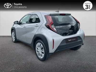 TOYOTA Aygo X 1.0 VVT-i 72ch Dynamic occasion 2022 - Photo 2