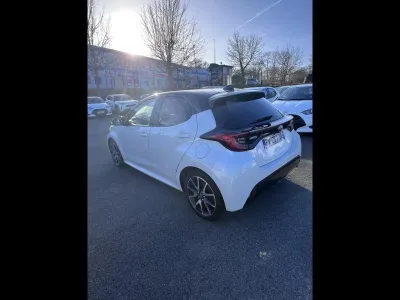 TOYOTA Yaris 116h Collection 5p occasion 2020 - Photo 3
