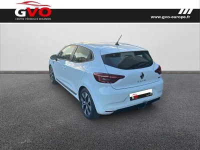 RENAULT Clio 1.6 E-Tech 140ch Limited -21 occasion 2021 - Photo 2