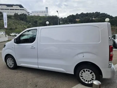TOYOTA PROACE Medium 2.0 D-4D 140 Start MC24 occasion 2025 - Photo 4