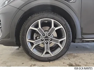 KIA XCeed 1.6 GDi 105ch + Plug-In 60.5ch Black & White Edition Business DCT6 MY22 occasion 2022 - Photo 4