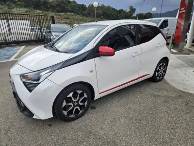 TOYOTA Aygo 1.0 VVT-i 72ch x-play 5p occasion 2019 - Photo 3