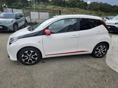 TOYOTA Aygo 1.0 VVT-i 72ch x-play 5p occasion 2019 - Photo 4