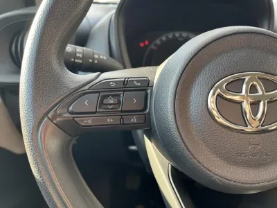 TOYOTA Aygo X 1.0 VVT-i 72ch Dynamic occasion 2022 - Photo 3