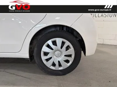 TOYOTA Yaris HSD 100h Business 5p occasion 2015 - Photo 4