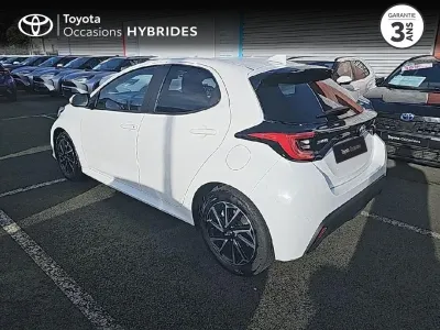 TOYOTA Yaris 116h Design 5p MY22 occasion 2023 - Photo 2