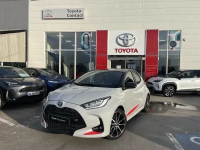 TOYOTA Yaris 116h GR Sport 5p MY22 occasion 2023 - Photo 1