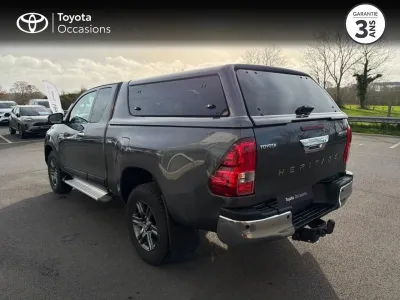 TOYOTA Hilux 2.8 D-4D 204ch X-Tra Cabine Légende 4WD BVA MY24 occasion 2024 - Photo 2