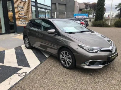 TOYOTA Auris HSD 136h Executive occasion 2016 - Photo 2
