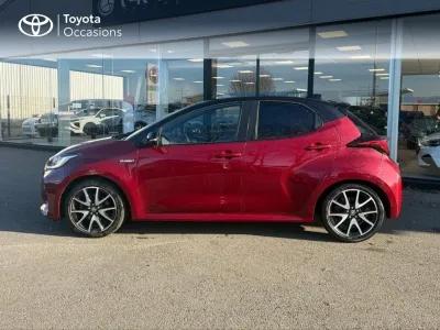 TOYOTA Yaris 116h Collection Tech 5p MY22 occasion 2021 - Photo 3