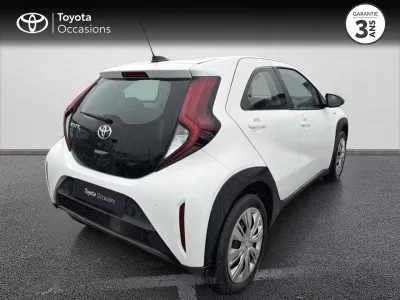 TOYOTA Aygo X 1.0 VVT-i 72ch Dynamic occasion 2023 - Photo 2
