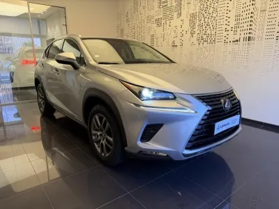 LEXUS NX 300h 4WD Luxe Euro6d-T occasion 2019 - Photo 3