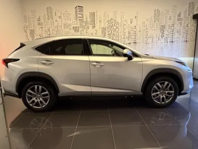 LEXUS NX 300h 4WD Luxe Euro6d-T occasion 2019 - Photo 4
