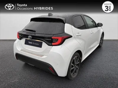 TOYOTA Yaris 116h Design 5p MY22 occasion 2023 - Photo 2