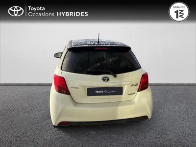 TOYOTA Yaris HSD 100h Collection 5p occasion 2016 - Photo 4