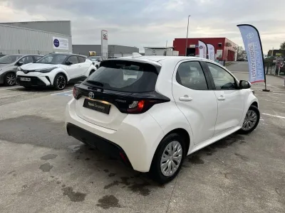 TOYOTA Yaris 116h Dynamic 5p MY22 occasion 2023 - Photo 3