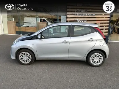 TOYOTA Aygo 1.0 VVT-i 72ch x-play x-app 5p MC18 occasion 2020 - Photo 3