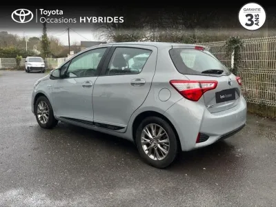 TOYOTA Yaris 100h Dynamic 5p RC18 occasion 2018 - Photo 2