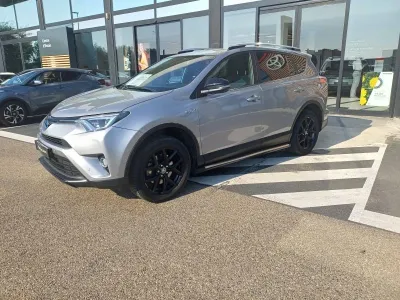 TOYOTA RAV4 197 Hybride Black Edition AWD CVT occasion 2018 - Photo 2