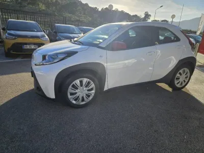 TOYOTA Aygo X 1.0 VVT-i 72ch Dynamic occasion 2022 - Photo 4