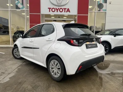 TOYOTA Yaris 116h Dynamic 5p MY22 occasion 2022 - Photo 4