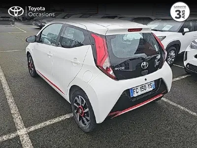 TOYOTA Aygo 1.0 VVT-i 72ch x-play 5p occasion 2019 - Photo 2