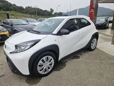 TOYOTA Aygo X 1.0 VVT-i 72ch Dynamic MY24 occasion 2022 - Photo 4