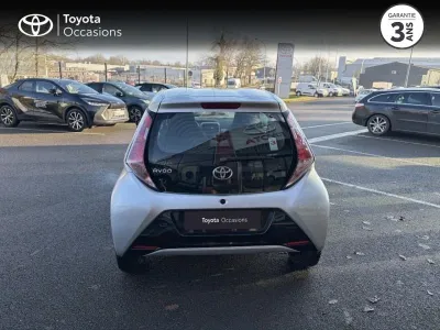 TOYOTA Aygo 1.0 VVT-i 72ch x-play 5p occasion 2018 - Photo 4