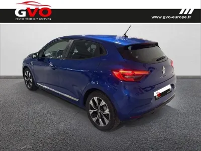 RENAULT Clio 1.6 E-Tech 140ch Limited -21 occasion 2021 - Photo 2