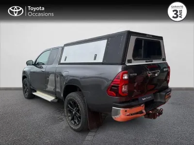 TOYOTA Hilux 2.8 D-4D X-Tra Cabine Légende 4WD RC21 occasion 2021 - Photo 2