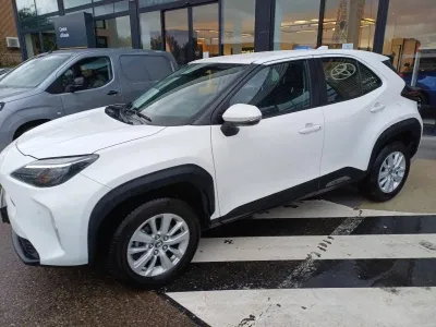 TOYOTA Yaris Cross 116h Dynamic Business + Programme Beyond Zero Academy MY22 occasion 2022 - Photo 3