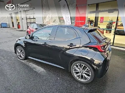 TOYOTA Yaris 116h Iconic 5p occasion 2021 - Photo 2