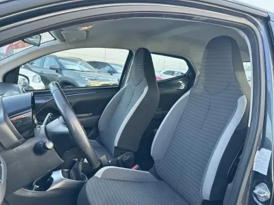 TOYOTA Aygo 1.0 VVT-i 72ch x-play 5p occasion 2018 - Photo 3