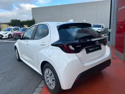 TOYOTA Yaris 116h Dynamic 5p MY21 occasion 2023 - Photo 2