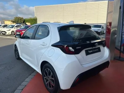 TOYOTA Yaris 116h Dynamic 5p MY21 occasion 2023 - Photo 2