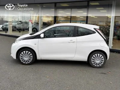 TOYOTA Aygo 1.0 VVT-i 69ch x-play 3p occasion 2018 - Photo 3
