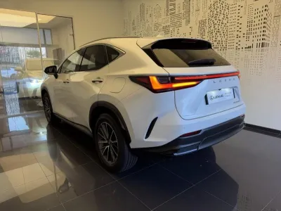 LEXUS NX 450h+ Luxe 4WD occasion 2025 - Photo 3