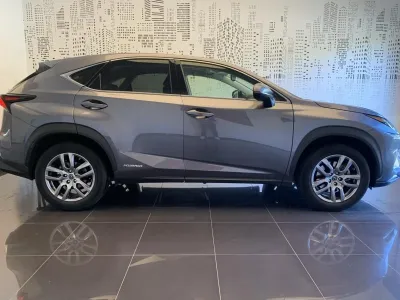 LEXUS NX 300h 4WD Luxe Euro6d-T occasion 2020 - Photo 4