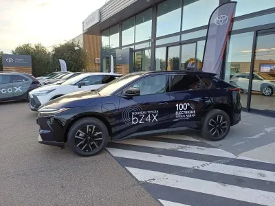 TOYOTA bZ4X 224ch 22kW Grande Autonomie Lounge MC25 occasion 2026 - Photo 3