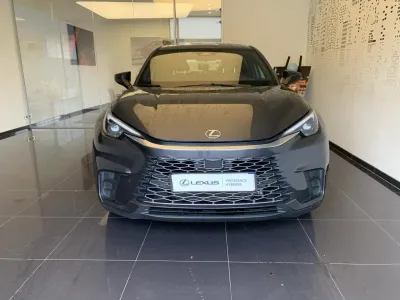 LEXUS LBX 1.5 136ch Business 2WD occasion 2025 - Photo 2