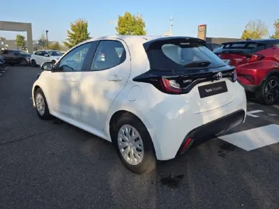 TOYOTA Yaris 116h Dynamic 5p MY22 occasion 2022 - Photo 4