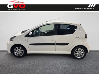 TOYOTA Aygo 1.0 VVT-i 69ch x-play 5p occasion 2014 - Photo 3