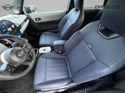 MINI Cooper 3 Portes C 156ch Favoured DKG7 occasion 2025 - Photo 4