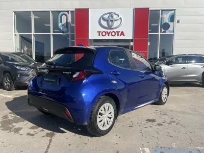 TOYOTA Yaris 116h Dynamic 5p MC24 occasion 2023 - Photo 2